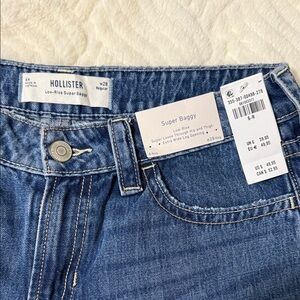 Hollister Women's Low-Raise Super Baggy Jeans